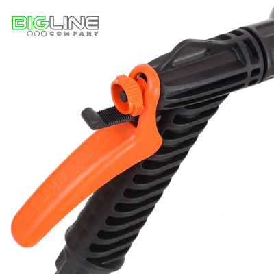 Душ-пистолет поливочный Жук с фиксатором 12-34 3png